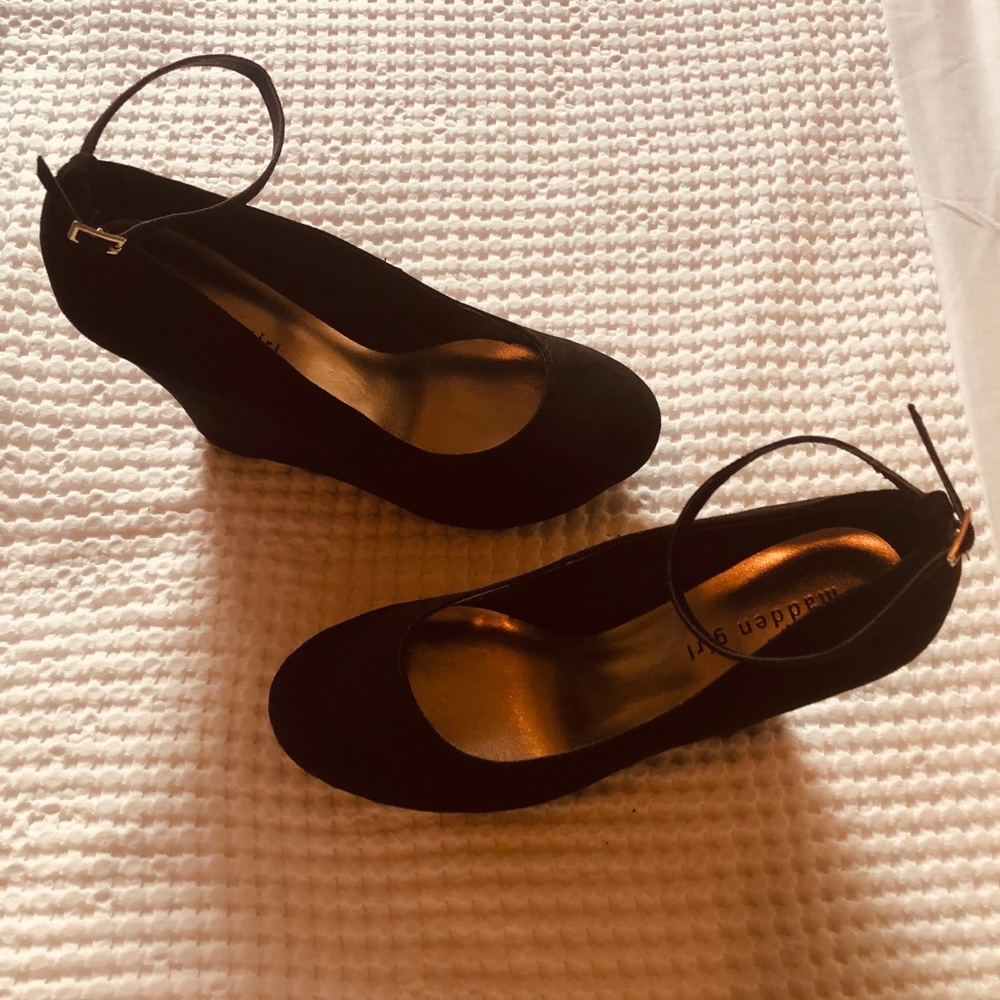 🖤 Black Wedge/heels 🖤